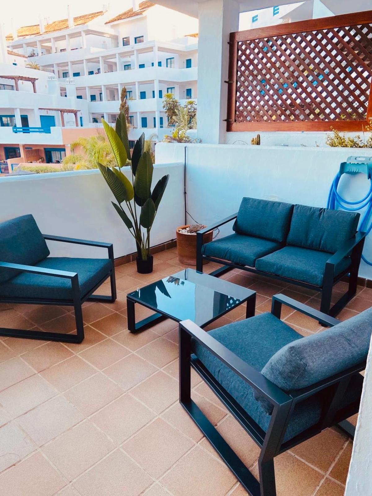 Duquesa Suites Golf And Garden Кастильо-де-Сабинильяс Экстерьер фото